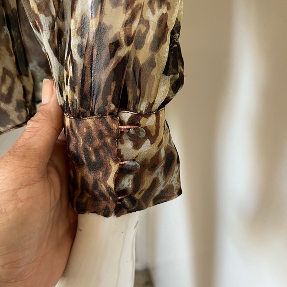 CYNTHIA ROSE 100% Silk Animal Leopard Print Peasant Blouse Sz S - Picture 4 of 7